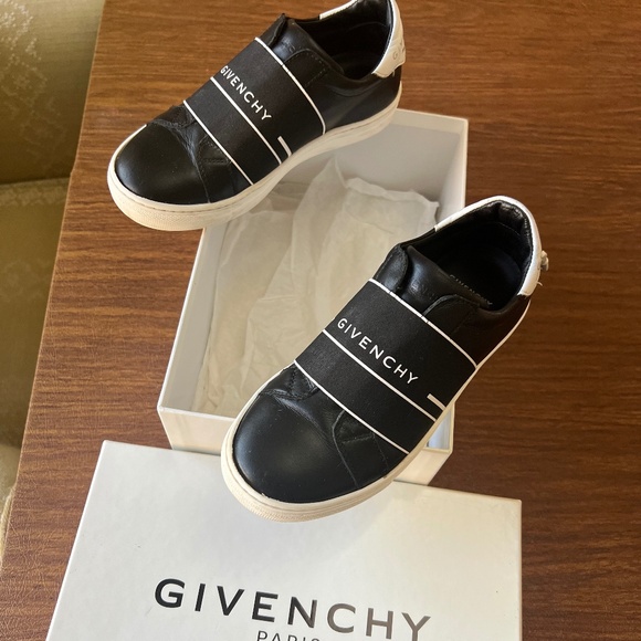 Givenchy boys children's slip on leather shoes sneakers32